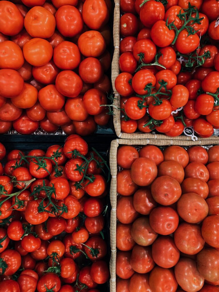 Del color del tomate